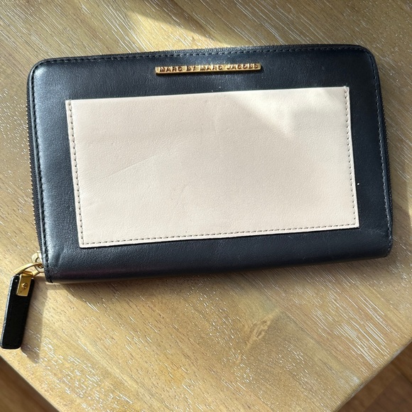 Marc By Marc Jacobs Black and Tan Tote Bag - Picture 5 of 14